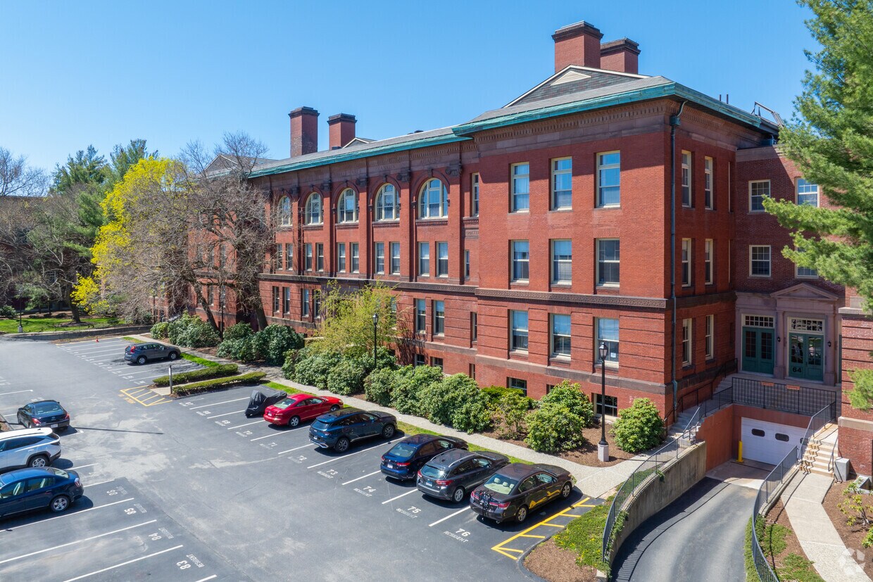 Primaria - Old Medford Condominiums