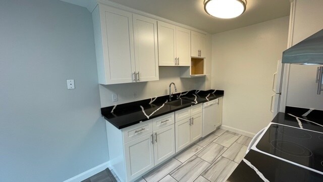 Building Photo - 1115 Village Dr