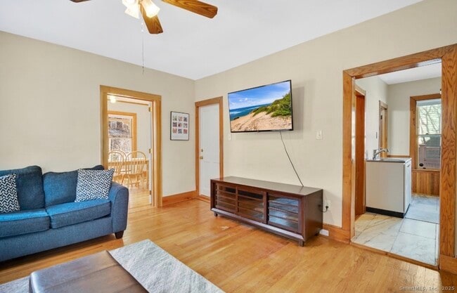 Building Photo - 52 Sherman St