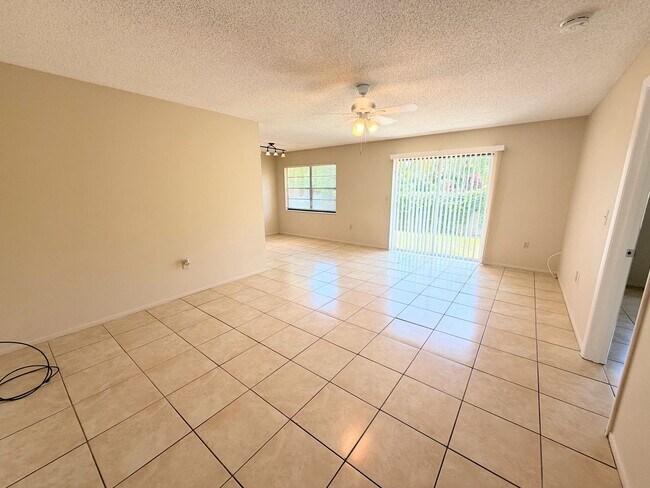 Foto del edificio - 2128 Hively St