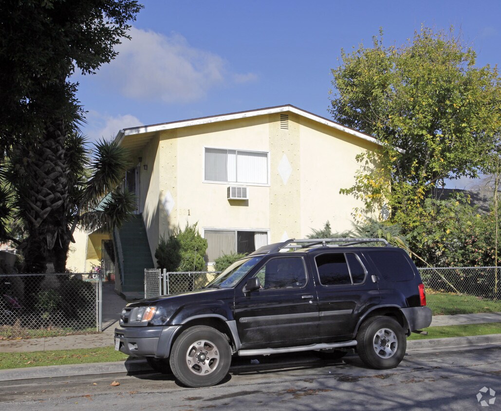 321 N Macneil St, San Fernando, CA 91340 Apartments in San Fernando