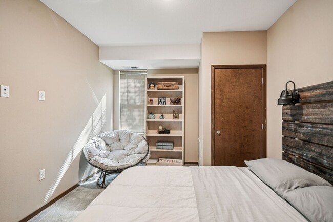 Building Photo - Capital View Apartments
