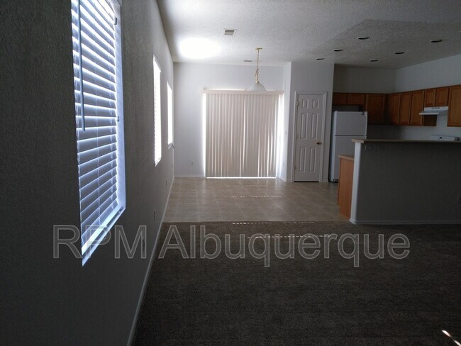 Building Photo - 1015 Maroa St NW