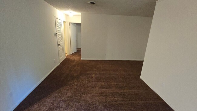 Foto del edificio - 109 Thornwell Ct