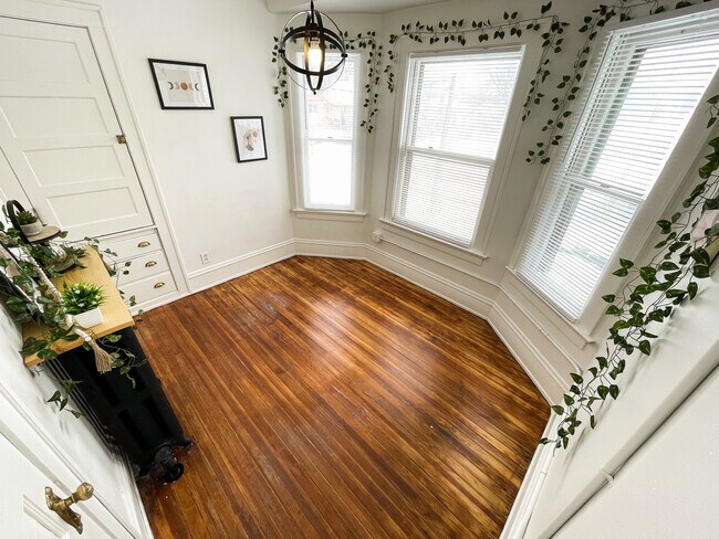 Foto del edificio - 3721 Cottage Grove Ave