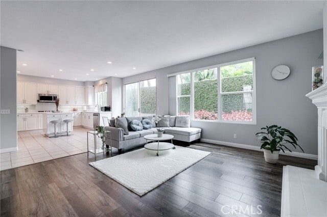 Foto del edificio - 6885 Cambria Cove Cir