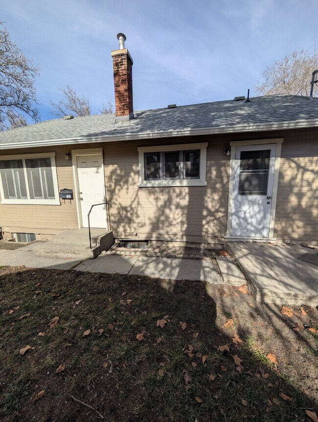 Foto del edificio - 346 N Main St