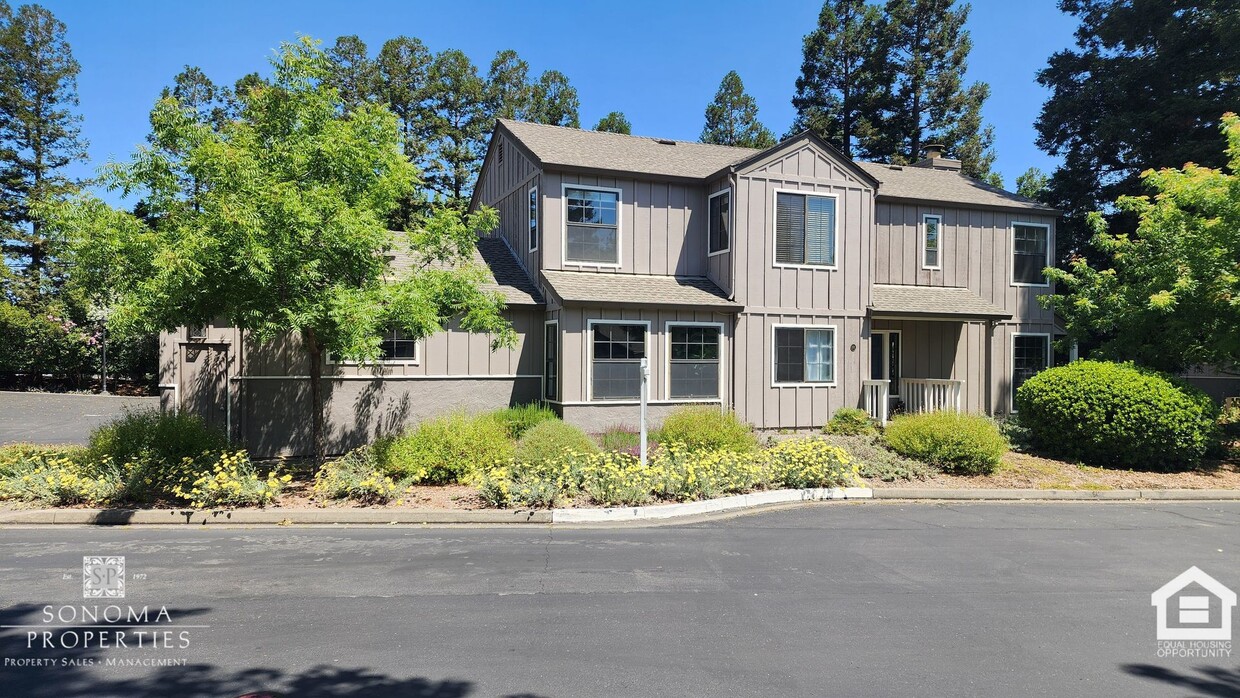 Primary Photo - 3 Bedroom/2.5 Bathroom Home in Sonoma Greens!