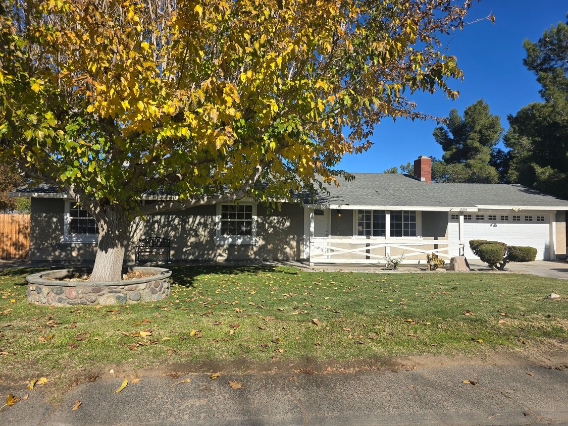 Foto principal - 16705 Sweetaire Ave