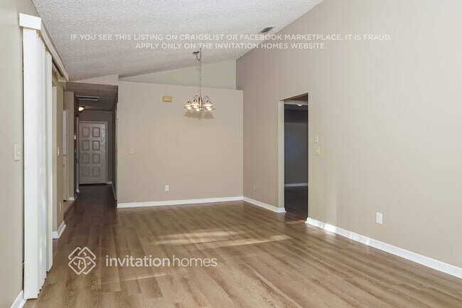 Foto del edificio - 7115 Queen Palm Cir