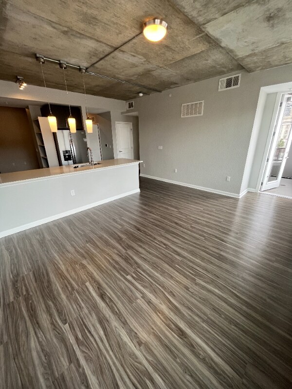 Building Photo - 2081 California St