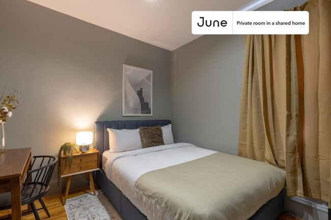 Room in Shared 4 bed/1 bath home - Room in Shared 4 bed/1 bath home