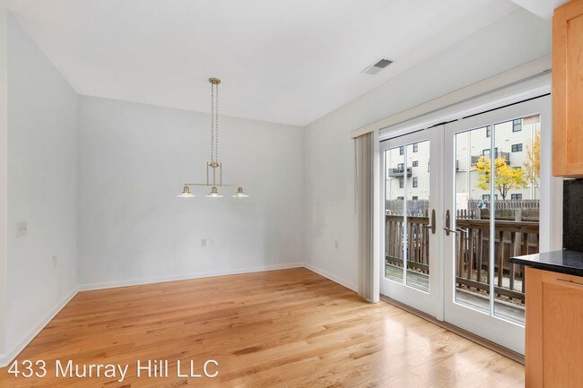 Building Photo - 3 br, 2.5 bath Apartment - 458 Pacific Avenue