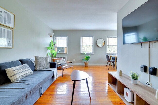 Foto del edificio - 1420 W Abingdon Dr