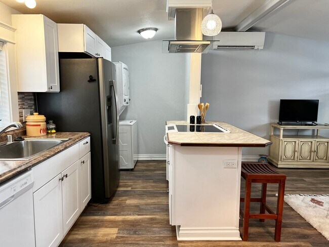 Building Photo - 1304 Worden Ave