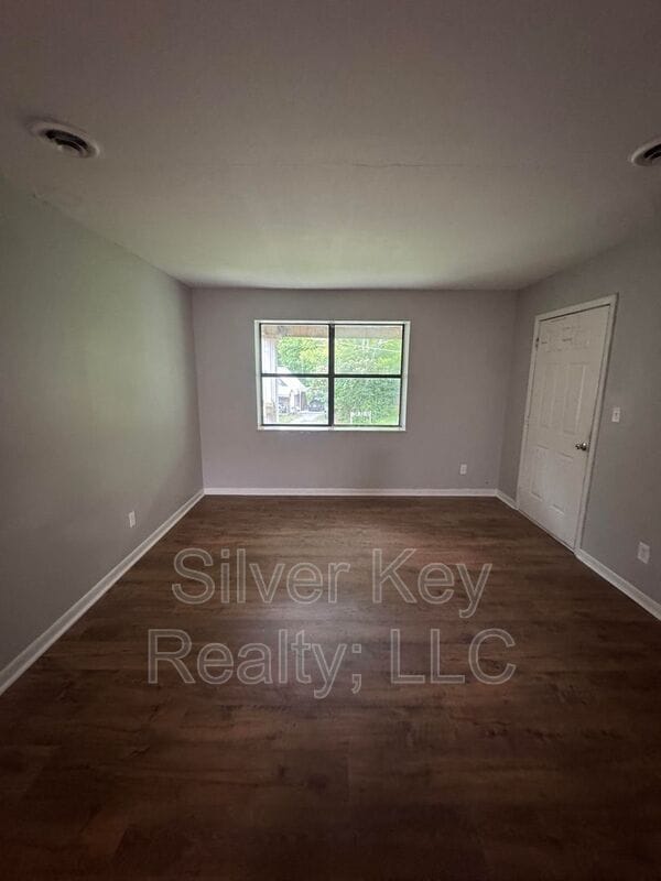 Building Photo - 1206 Knoxville Ave