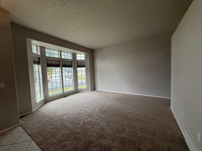 Building Photo - Beautiful 4 Bed, 3.5 Bath Home in Eagle Ridge