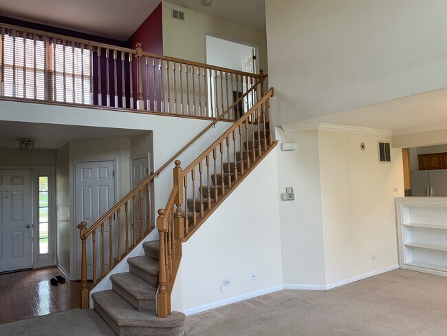 Building Photo - 324 S Valor Ct