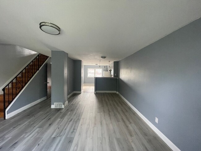 Building Photo - 3343 Fairdale Rd