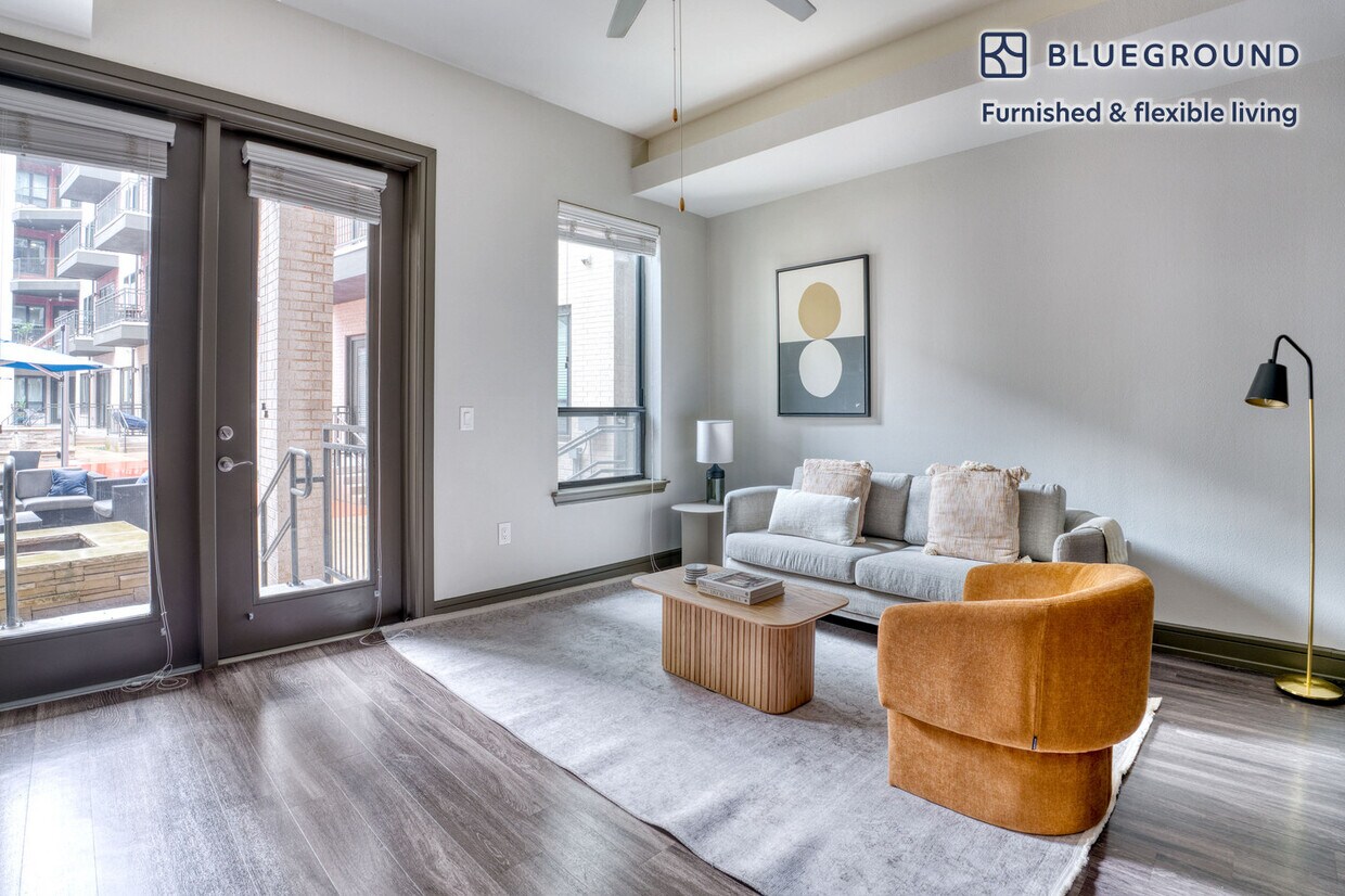 Foto principal - 3201 Esperanza Crossing