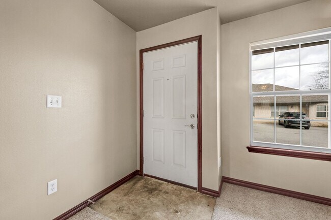 Building Photo - 1270 N Trinity Dr