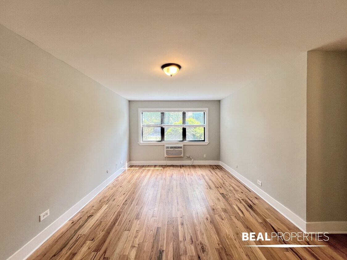 Foto principal - 696 Elm Pl