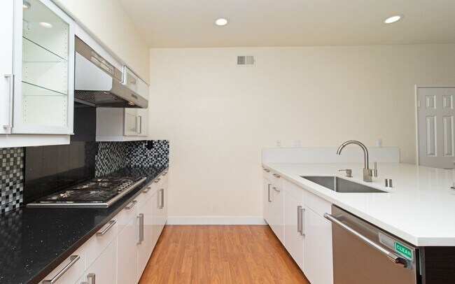 Foto del edificio - 12358 Carmel Country Rd