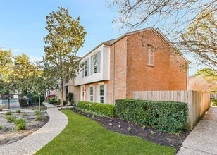Building Photo - 7505 Brompton St
