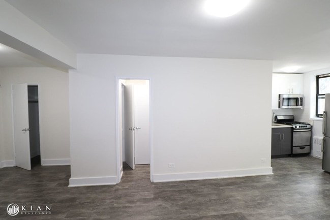 Foto del edificio - 132-45 Maple Ave
