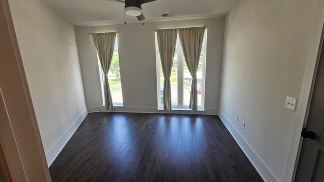 Building Photo - Simple & Stylish 1BR, 1BA Home