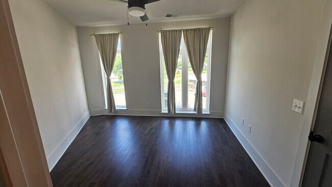 Foto del edificio - Simple & Stylish 1BR, 1BA Home