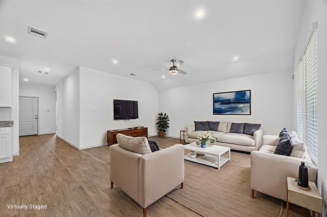 Foto del edificio - 9721 Chelsea St