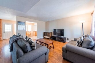 Building Photo - 7421 Volunteer St NE