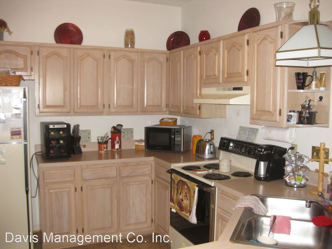 Building Photo - 3 br, 2.5 bath House - 819 E. Willow Point...