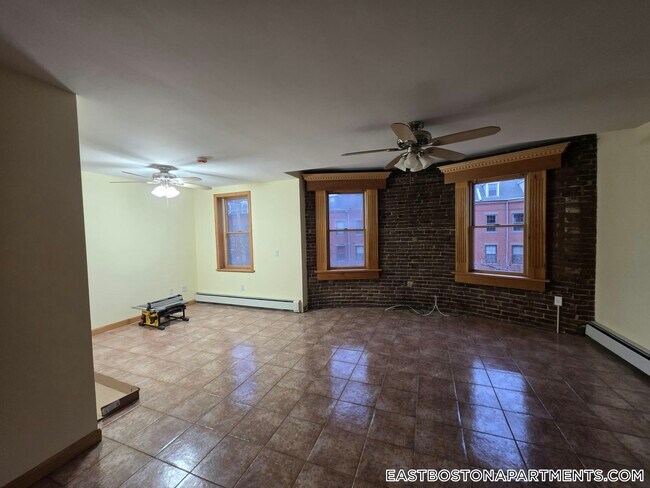Foto del edificio - 186 Webster St