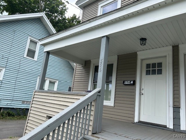 Building Photo - 356 Valley Dr