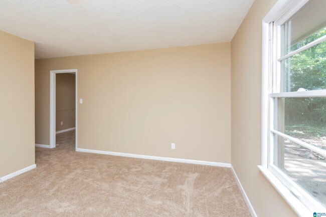 Building Photo - 812 Hagwood Rd