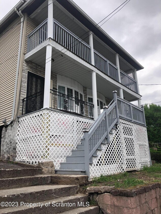 Primary Photo - 905 Eynon St