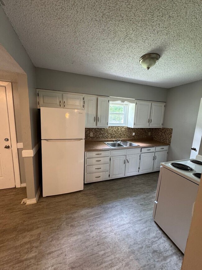 Foto del edificio - NOW PRE-LEASING! AVAILABLE 8/10/26!!! Adorable 3 Bedroom/1.5 Bathroom House