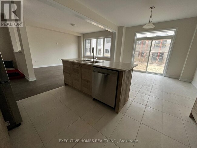 Photo du bâtiment - 170 Lilac Cir