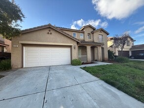 Building Photo - 129 Goldenrod Ave