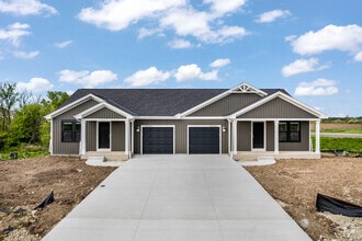 Building Photo - W219N16231 Primrose Ct