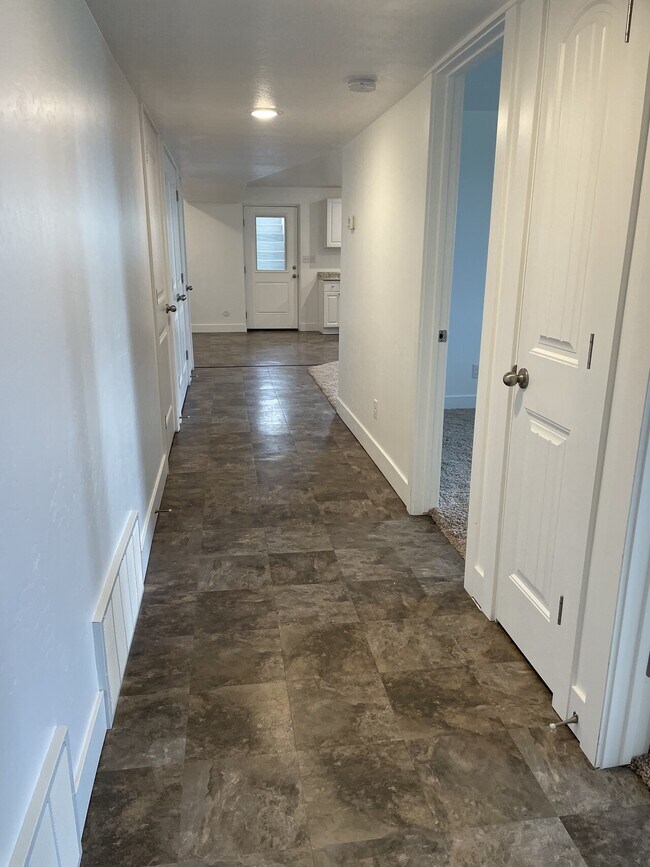 Building Photo - Basement Rental