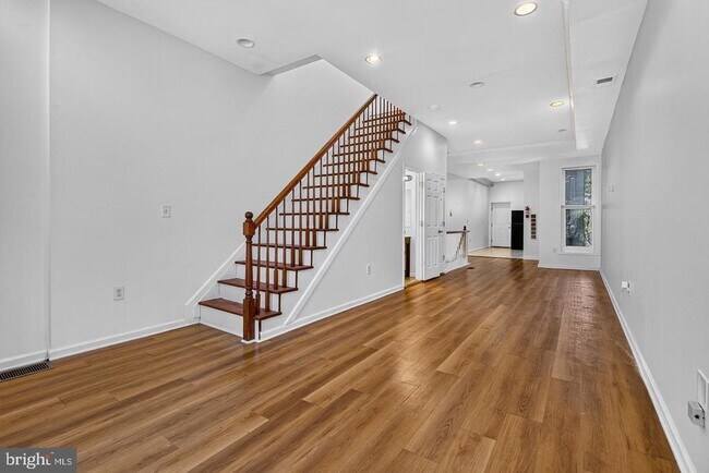 Building Photo - 1719 Ruxton Ave