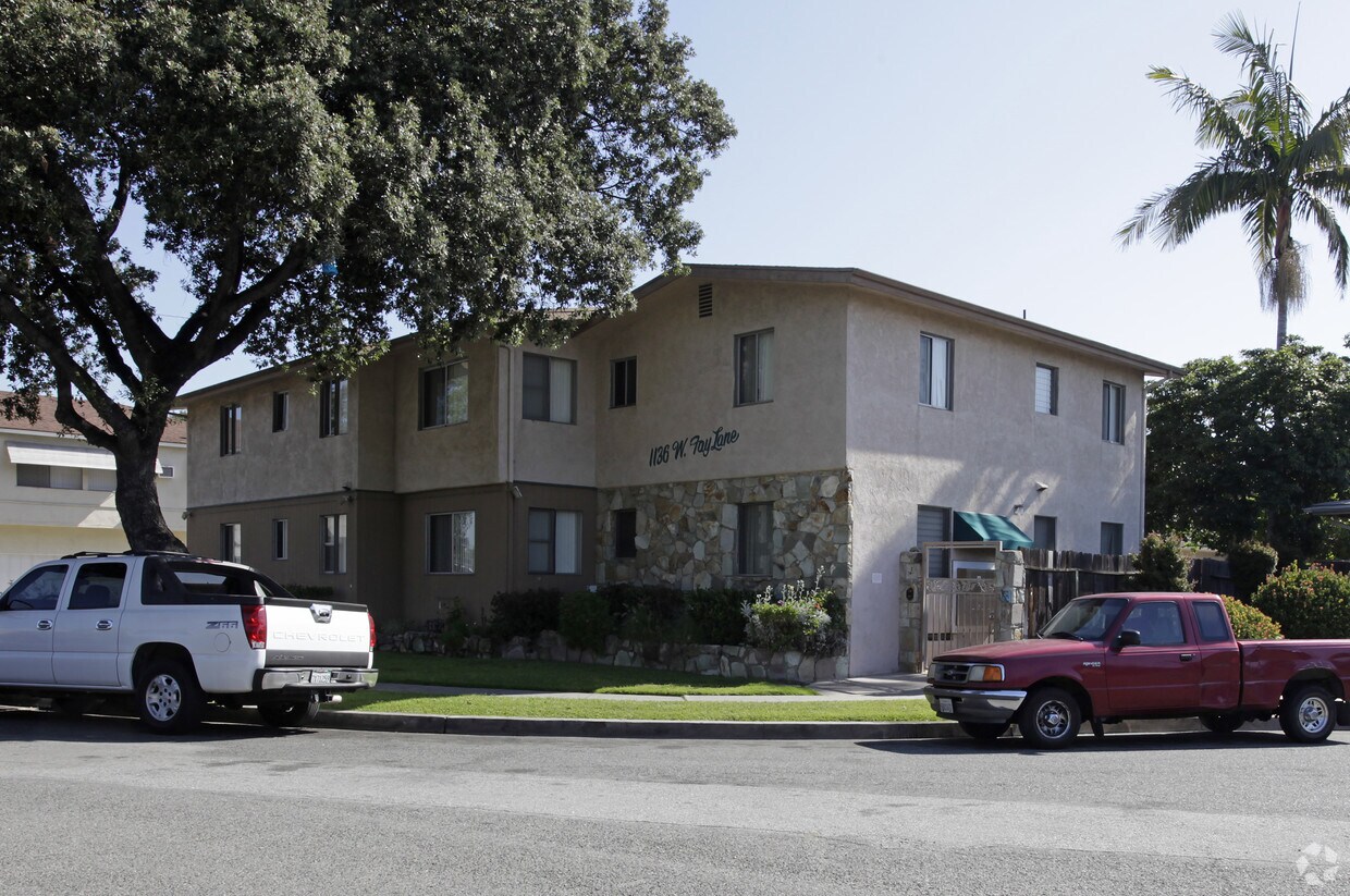 Primary Photo - 1136 W Fay Ln