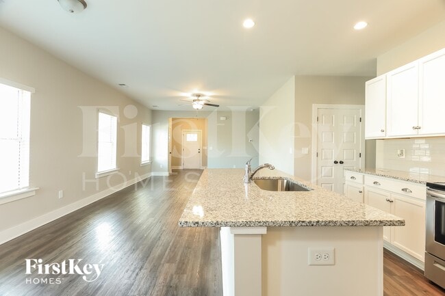 Building Photo - 1397 Woodridge Pl