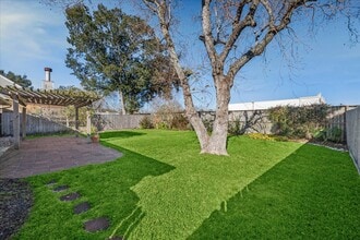 Building Photo - 2824 Meadow Brook Ct