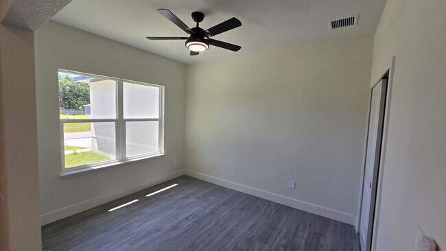Foto del edificio - 791 Reading St SE