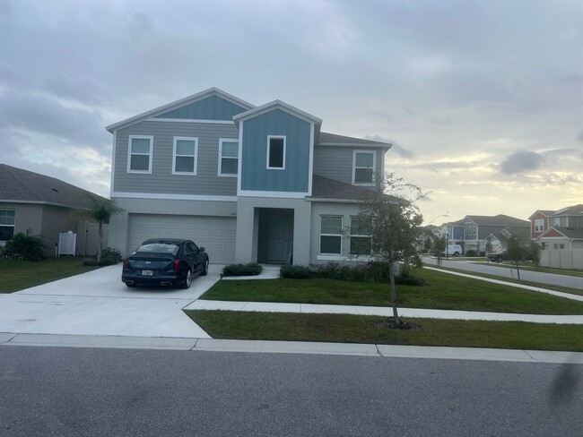 Building Photo - Spacious 5BR House in Winter Haven