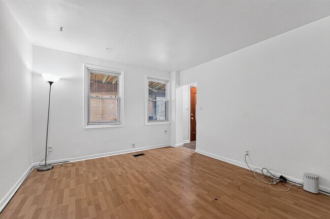 Foto del edificio - 4929 Brookwood Rd